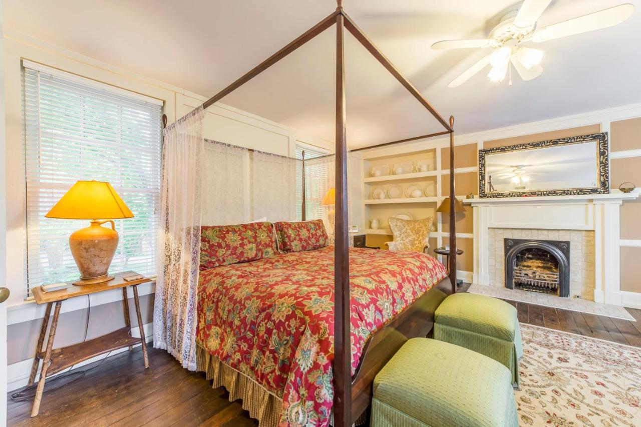 Bourbon Manor Bed & Breakfast Inn Bardstown Exterior photo