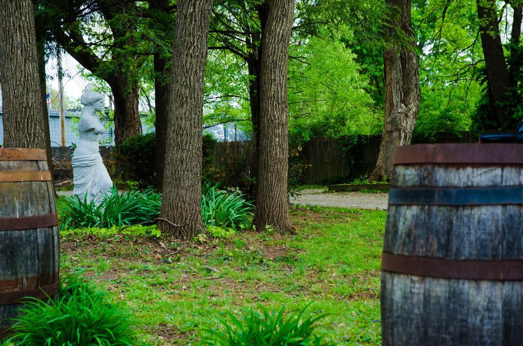 Bourbon Manor Bed & Breakfast Inn Bardstown Exterior photo